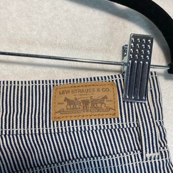 LEVIS Shorts "515 Short" Blue Engineer Stripes Womens Size 6 - Picture 8 of 8